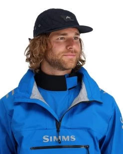 Simms Splash Cast Surf Top -Fishing Shop 13574 1054 splash cast jacket Model 4 1680x2100 ec941b0d de35 4457 965f b0cfb1d9319a